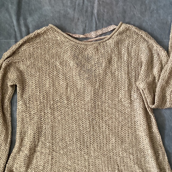 Gold sweater lacy back! perfect for NYE!! 🎉🎉 - Picture 3 of 15